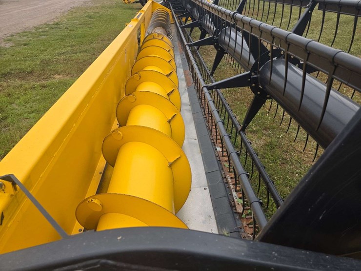 new-holland-74c-image-12