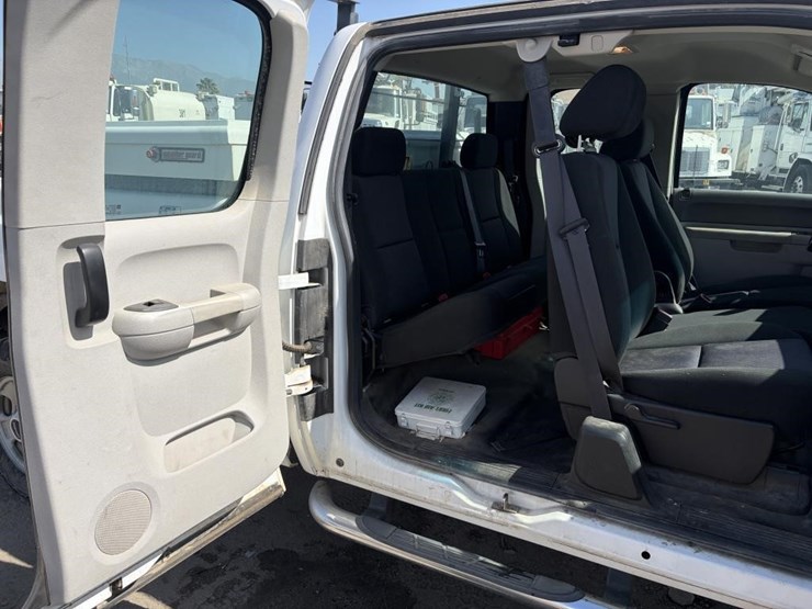 2012-gmc-sierra-2500hd-image-12