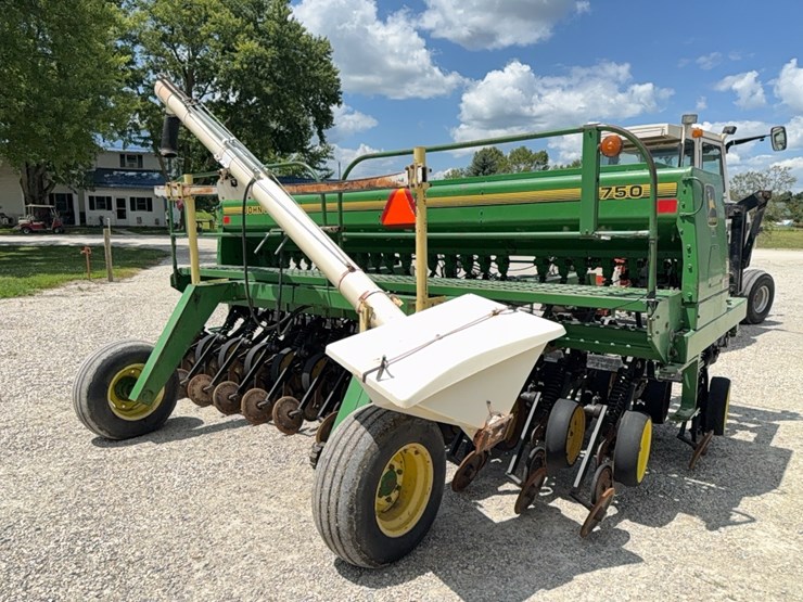 john-deere-750-image-6