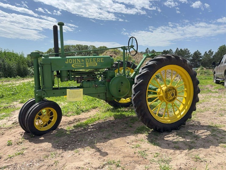 john-deere-model-b-image-1