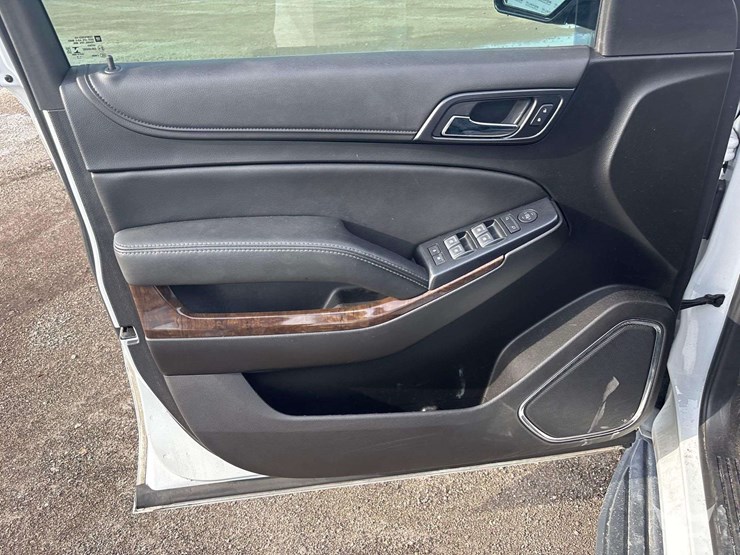 2019-chevrolet-tahoe-image-12