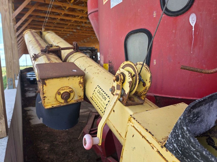 new-holland-357-image-13