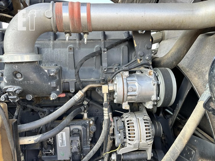 2010-case-ih-steiger-485-image-61