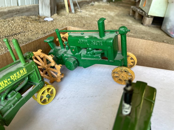 #4713-•-assortment-of-toy-tractors-image-5