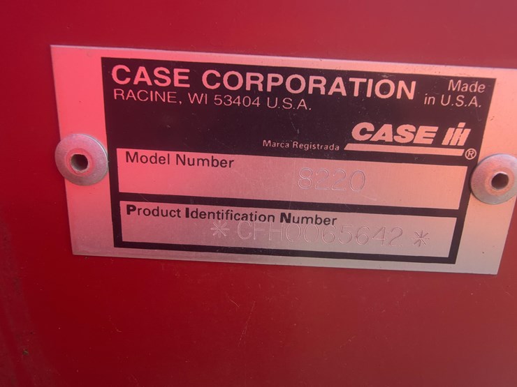 2004-case-ih-8220-image-22
