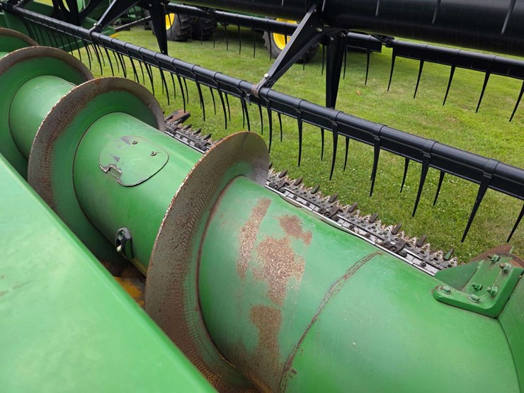 2013-john-deere-630f-image-12