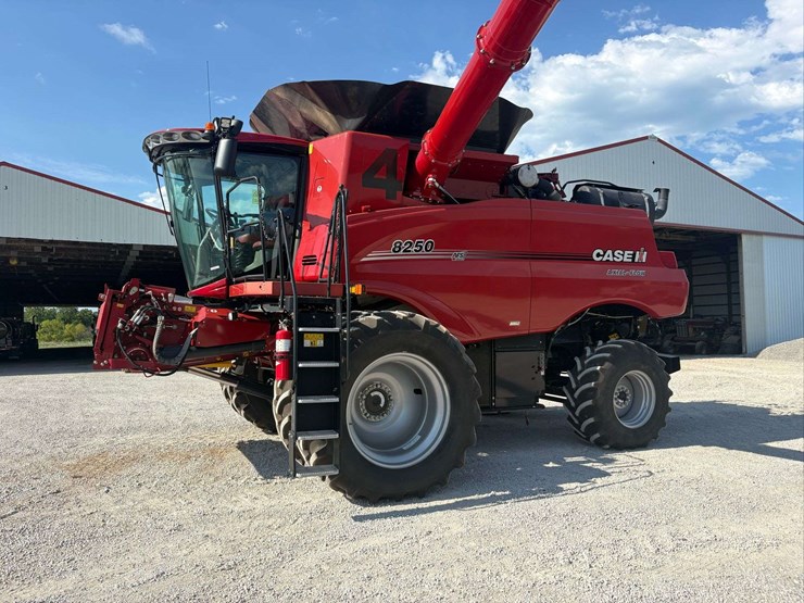2020-case-ih-8250-image-2