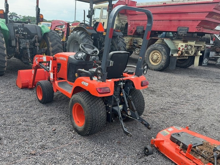 #3029-•-kubota-2360-tractor-image-9
