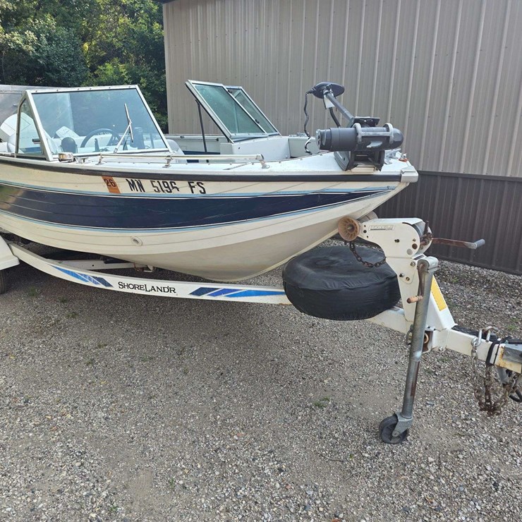 1990 Crestliner Phantom 18’ Boat with 120hp 2 Stroke Johnson Outboard Motor and 15hp Johnson Kicker