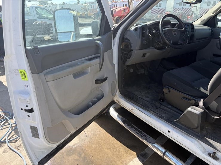 2012-gmc-sierra-2500hd-image-15