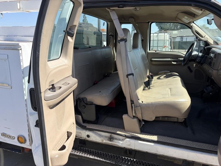 2004-ford-f350-image-16
