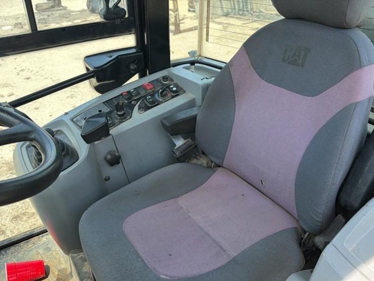 2015-caterpillar-908h2-image-37