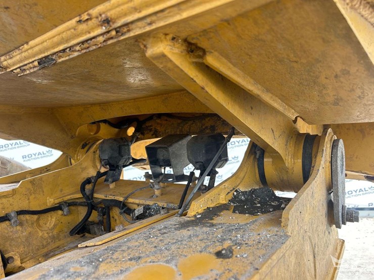 2022-deere-260e-image-14