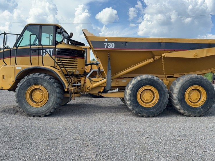 caterpillar-730-image-11