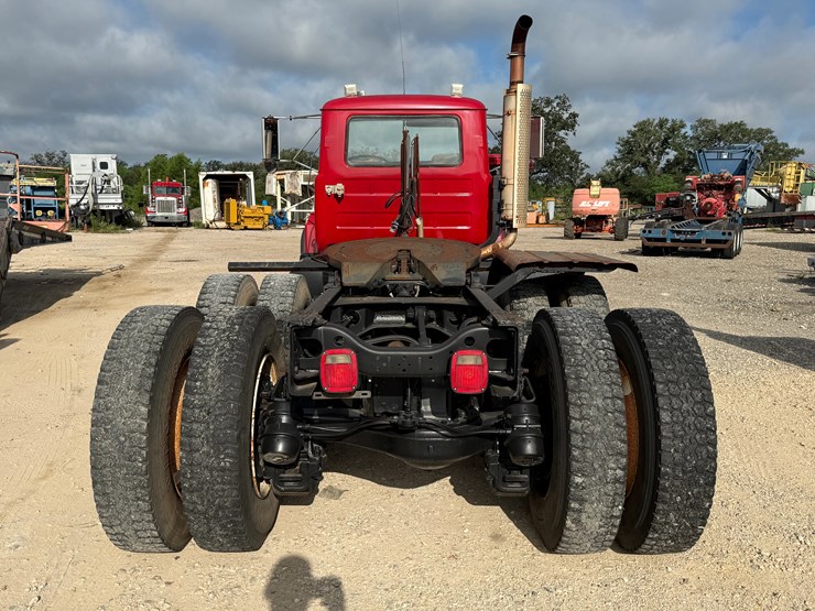 1993-mack-rd690s-image-7