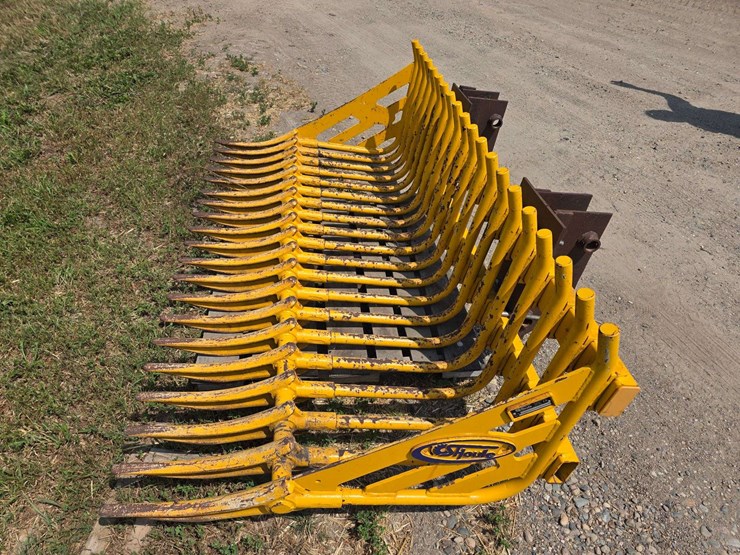 shoule-hb-7-rock-fork,-has-bolt-on-mounts,-84”-wide,-1-3/8”-round-bar-tine,-5”-spacing,-heavy-duty,-image-9