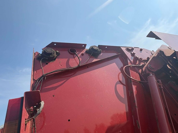 2011-new-holland-br7090-image-19