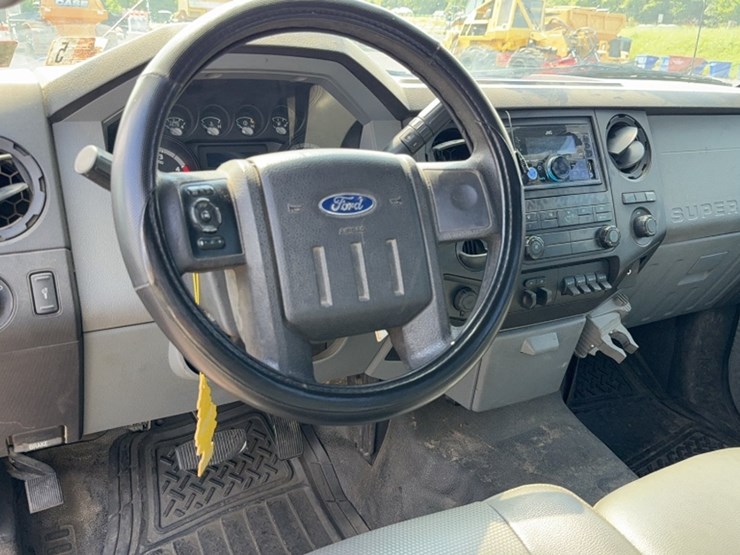 2014-ford-f350-image-21