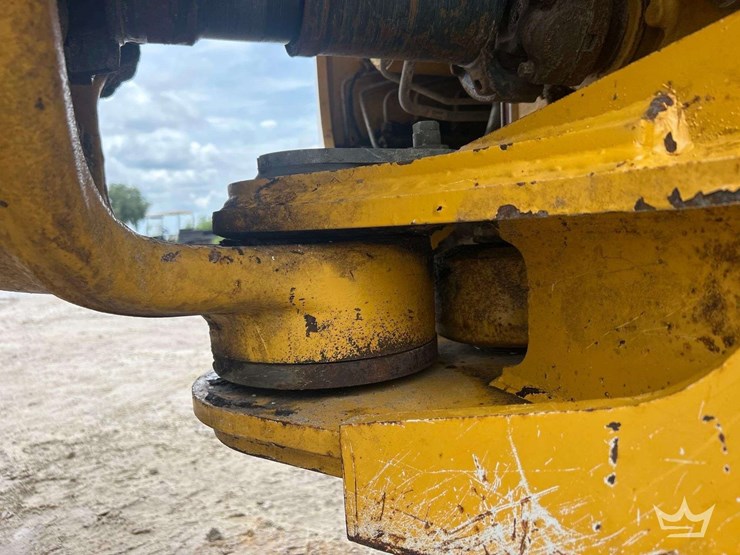 2022-deere-260e-image-23