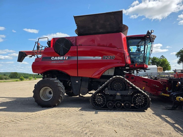 2013-case-ih-8230-image-10