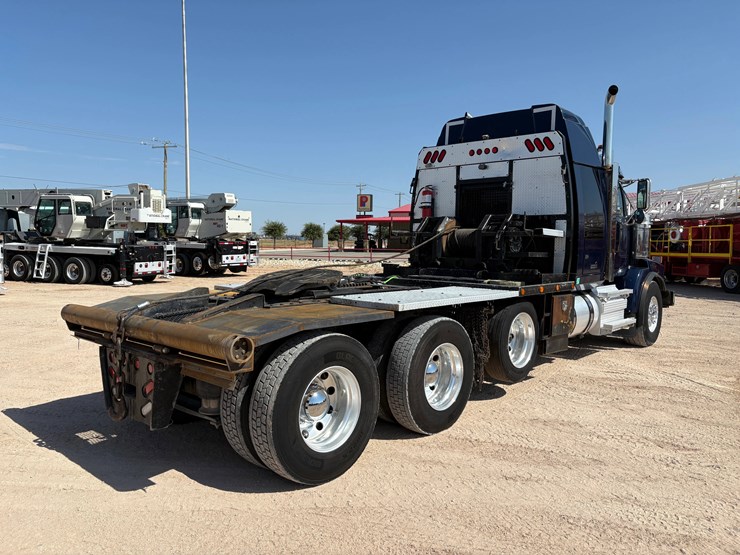 2021-western-star-4900-image-4