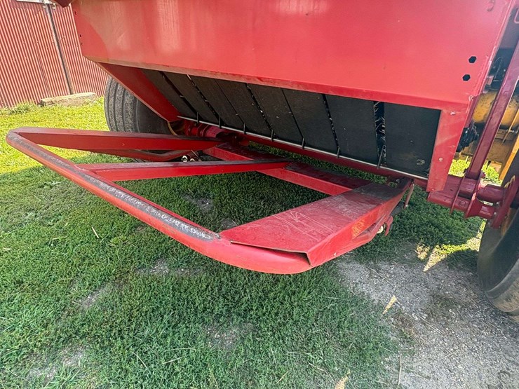 2011-new-holland-br7090-image-15