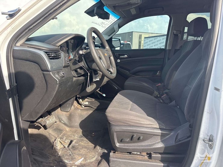 2020-chevrolet-tahoe-image-12