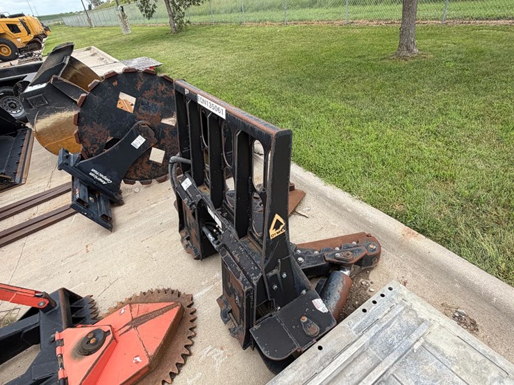dymax-ranch-axe-tree-saw-skid-attach-image-5