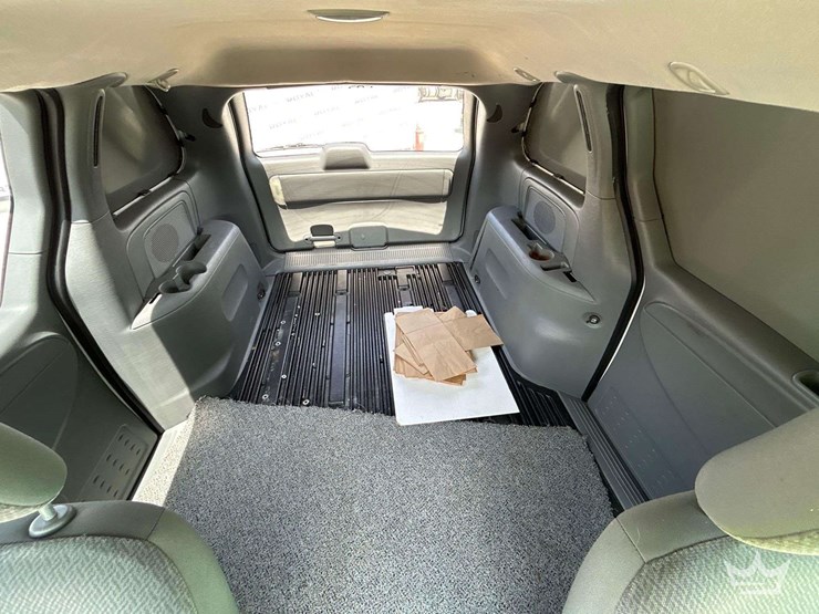 2005-dodge-caravan-image-21