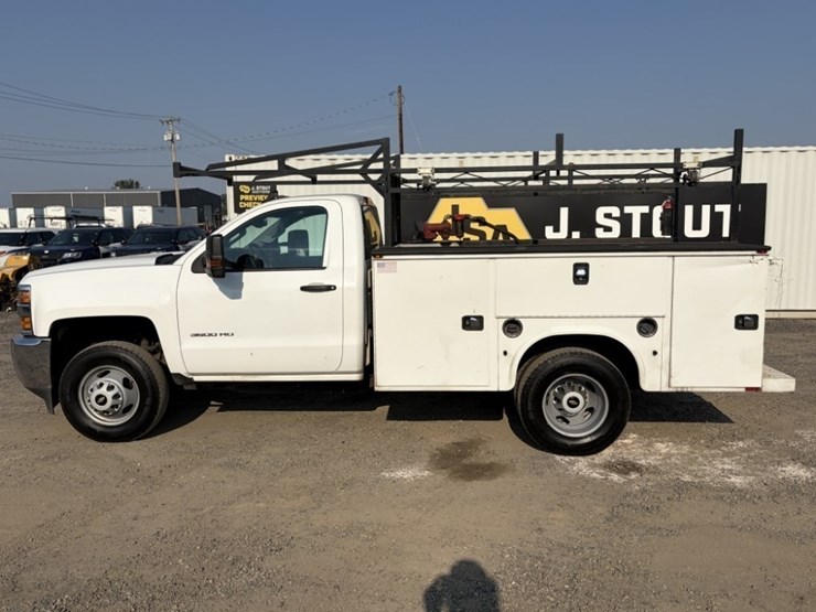 2016-chevrolet-silverado-3500-image-7