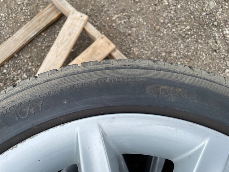#4561-•-(4)-bmw-5-bolt-rims-with-tires-image-8