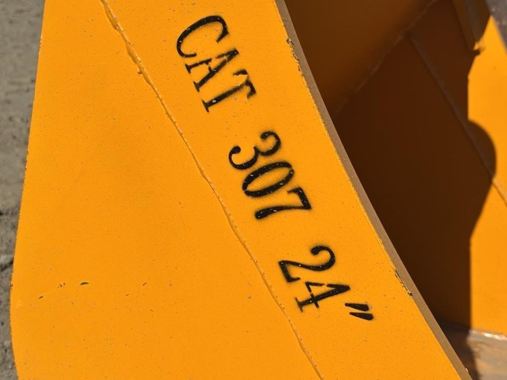 caterpillar-307-image-6