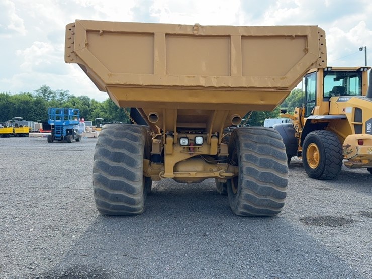 caterpillar-730-image-9