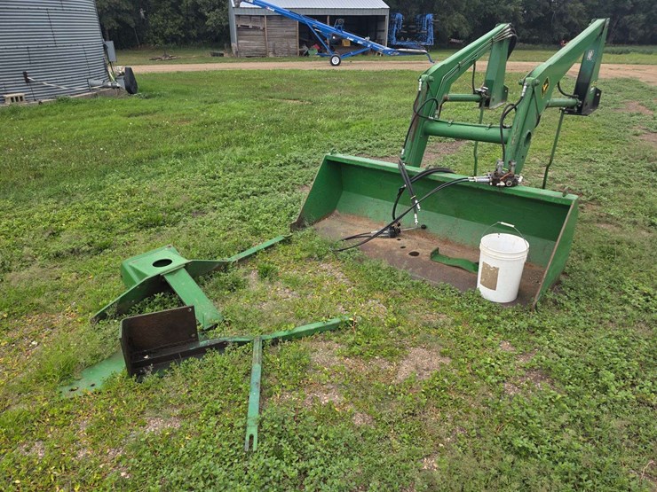 john-deere-148-image-2