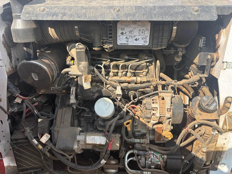 2015-bobcat-t650-image-8
