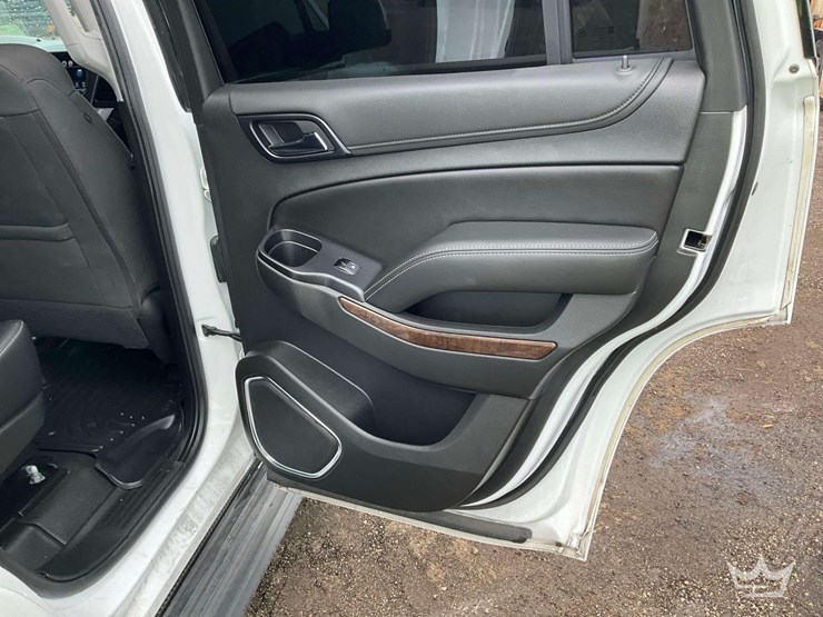 2020-chevrolet-tahoe-image-21