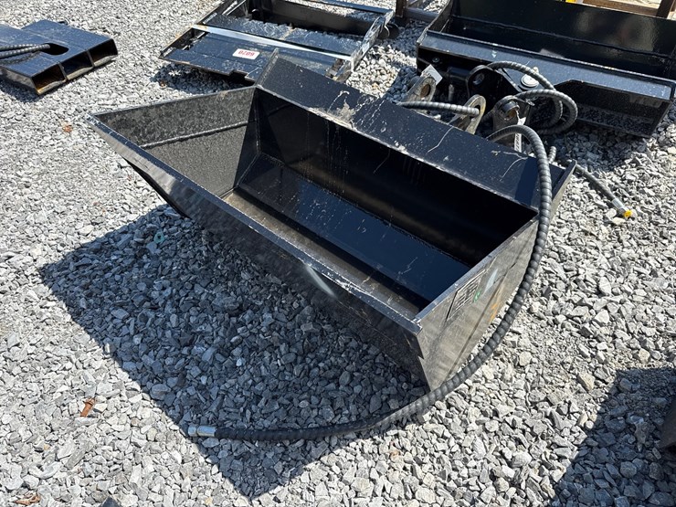 #6024-•-35"-excavator-hyd-tilt-bucket-image-2