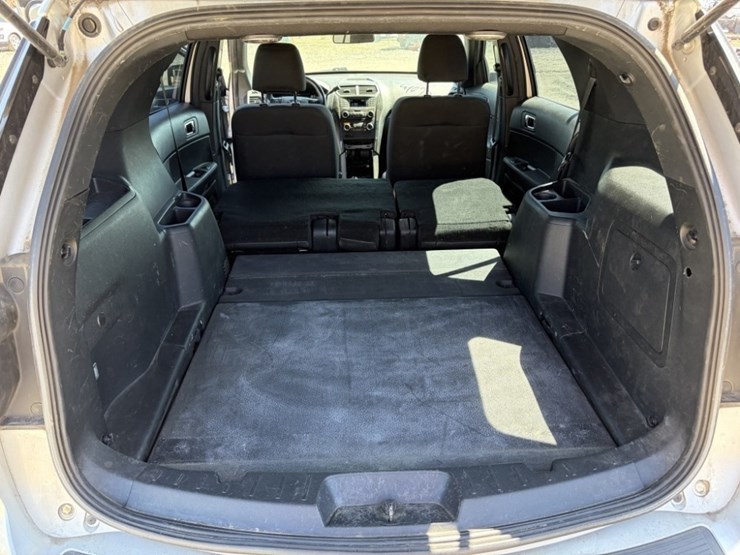2018-ford-explorer-image-22