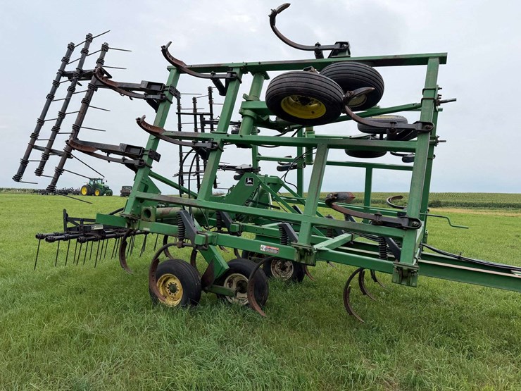 john-deere-680-image-4