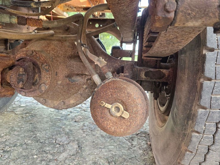 1985-case-ih-200-image-29