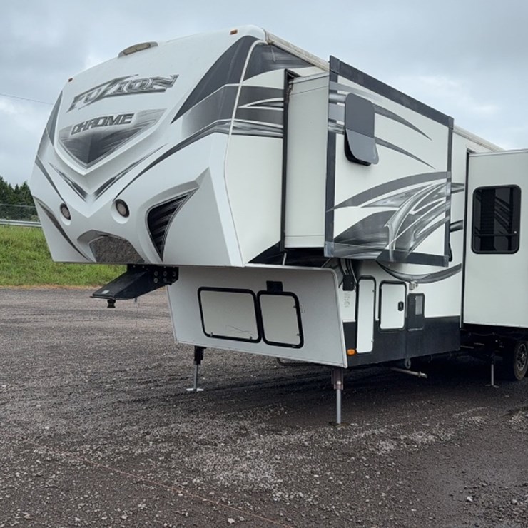 #3001 • 2014 FABRIQUE 41' 5TH WHEEL TOY HAULER