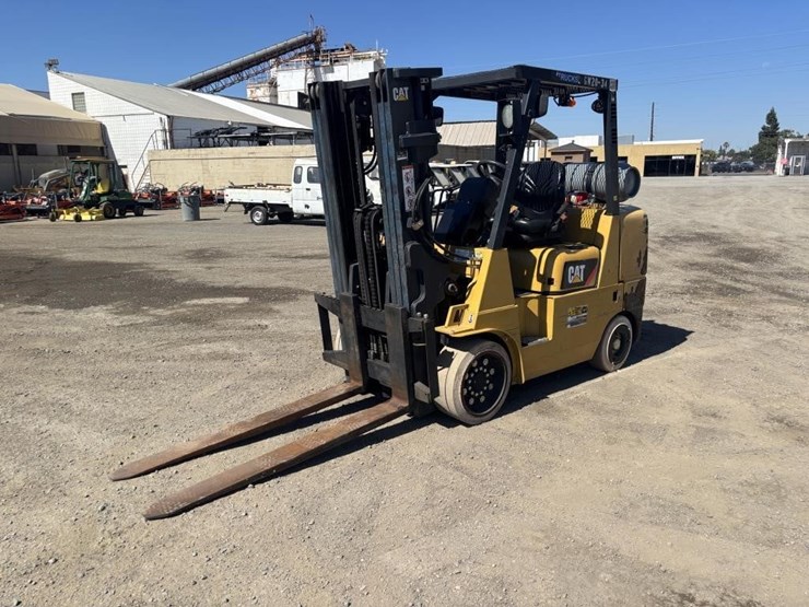 2020-caterpillar-gc40k-image-1