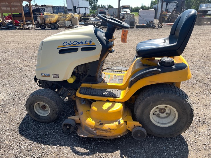 cub-cadet-lt1050-image-7