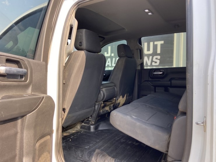 2020-chevrolet-silverado-2500-image-23
