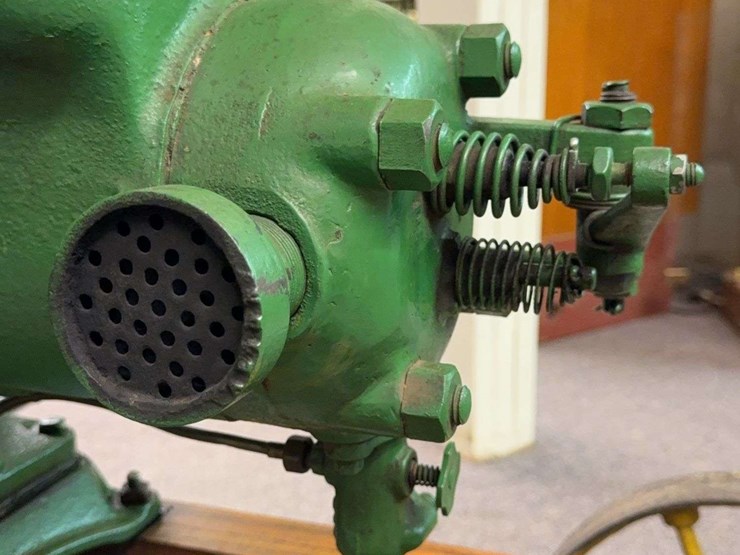 john-deere-3-horse-hit-and-miss-engine-with-cart-image-16
