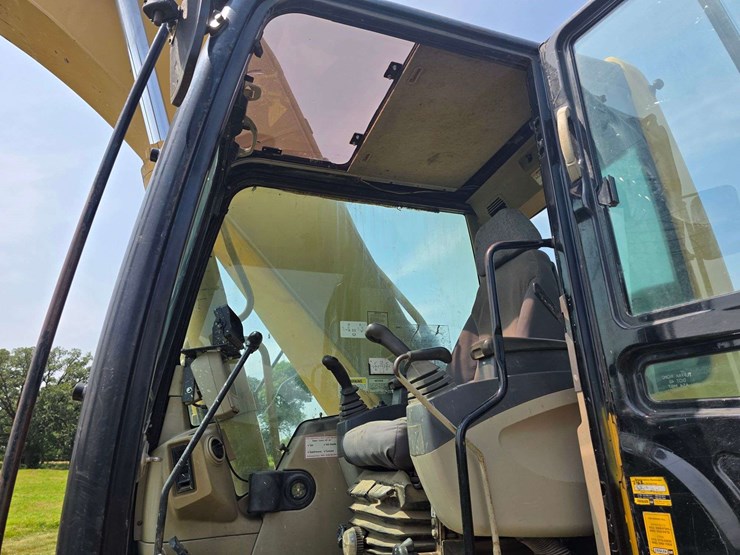 2002-caterpillar-330cl-image-64