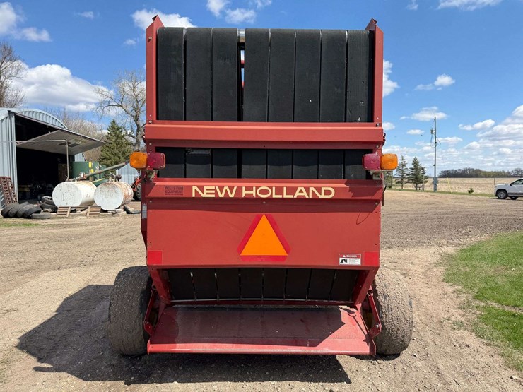 new-holland-664-image-4