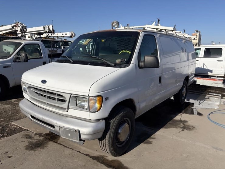 2002-ford-e350-sd-image-1