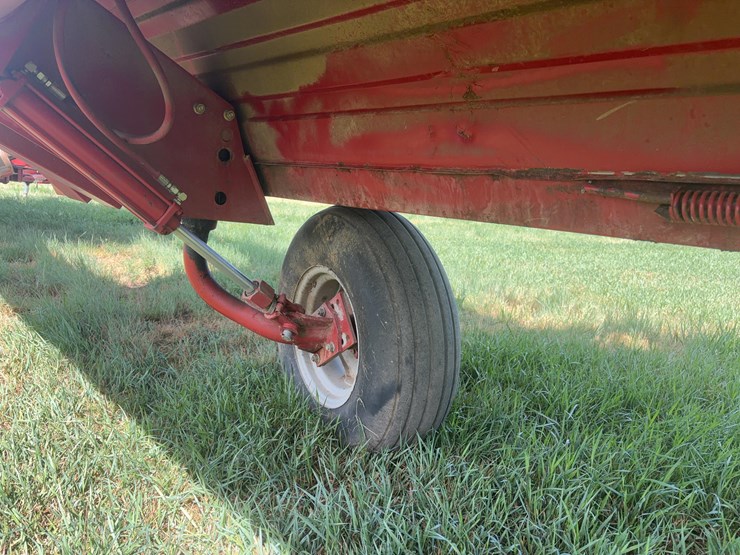2004-case-ih-8220-image-21