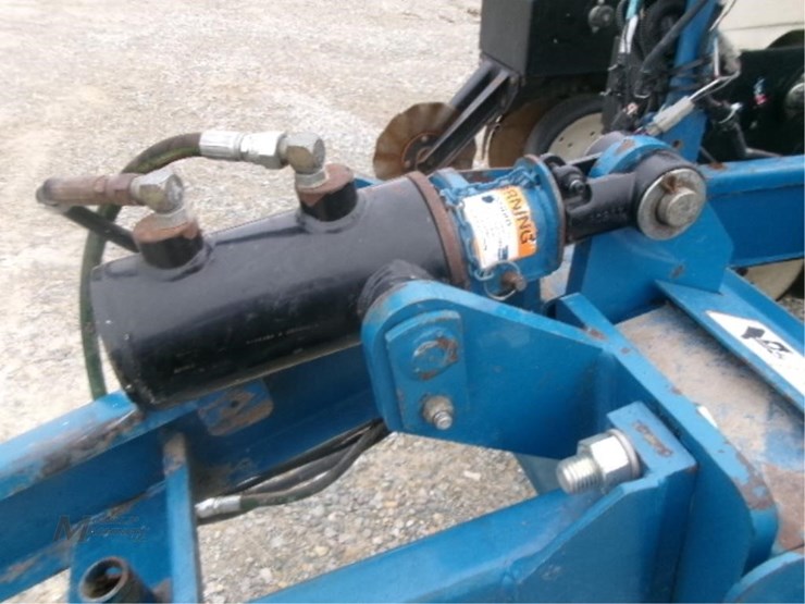 2000-kinze-3000-image-14